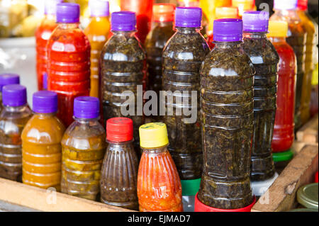 Chili und Gewürze zum Verkauf auf dem Markt, Nieuw-Nickerie, Suriname Stockfoto