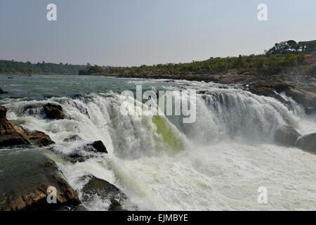 Dhuandhar fällt am Fluss Narmada, Bhedaghat, Jabalpur, Madhya Pradesh, Indien Stockfoto