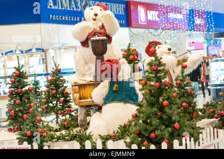 ORENBURG - 6. Dezember: Neujahr Eisbär in Armada 6. Dezember 2014 in ORENBURG, Region ORENBURG, Russland. Stockfoto