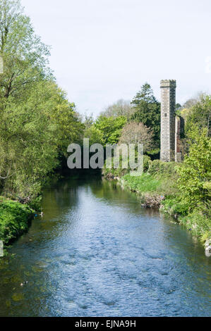 Sechs Kilometer Wasser wie es passiert die italienischen Turm, Antrim Schlosspark, Nordirland. Stockfoto