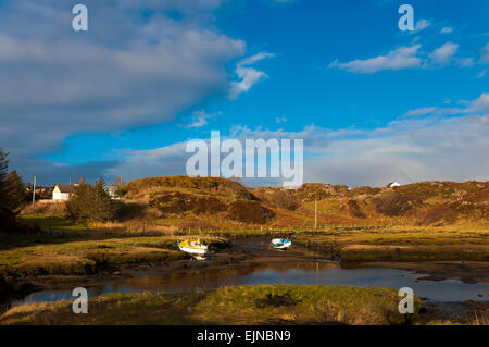 Wattfischen Boote und Fishermans Cottages im Lackbeg, in der Nähe von Burtonport, County Donegal, Irland Stockfoto