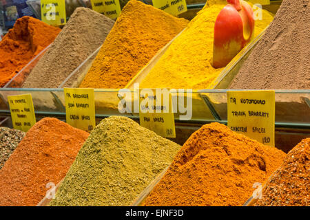 Die Gewürz-Basar in Istanbul, Türkei ist eines der größten Basare in der Stadt Stockfoto