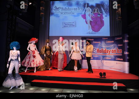 Harald Gloeoeckler seine Kostüme für die Holiday on Ice Show zu fördern.  Mitwirkende: Atmosphäre wo: Berlin, Deutschland bei: 25 Sep 2014 Stockfoto