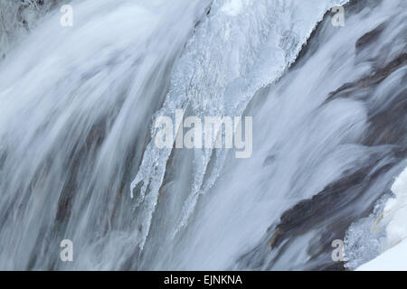 Eis und Wasser Strom Stockfoto