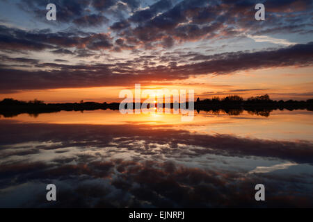 Sonnenuntergang über der weit Ings National Nature Reserve in North Lincolnshire, Großbritannien. Stockfoto