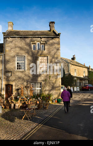 Großbritannien, England, Yorkshire, Grassington, Stein gebauten Häusern im oberen Platz Stockfoto