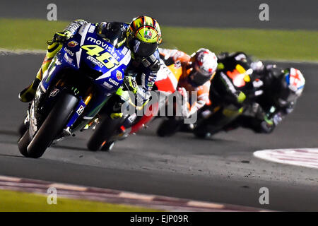 Losail, Doha, Katar. 29. März 2015. Valentino Rossi (Movistar Yamaha) in Aktionen beim Commercial Bank grand Prix von Katar Credit: Gaetano Piazzolla/Alamy Live News Stockfoto