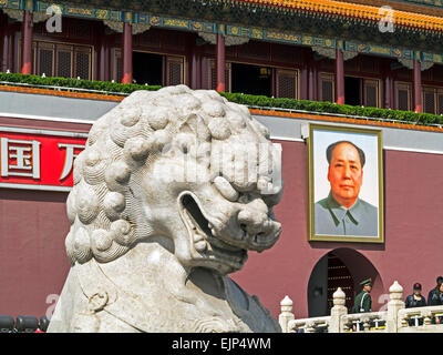 China, Beijing, Mao Zedong Porträt am Tor des himmlischen Friedens, dem Tiananmen-Platz Stockfoto