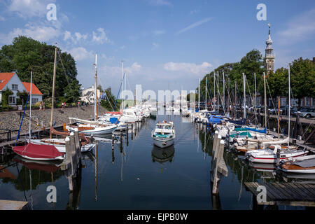 Boot im Hafen von Veere segeln Stockfoto