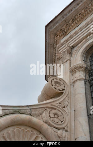 Aus Marmor Top Fragment der Basilika di Santa Maria del Fiore in Florenz, Italien. Stockfoto