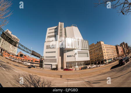 Die neue Bude für das Whitney Museum of American Art in der West Street und an der Endstation der High Line Park im angesagten Meatpacking District in New York am Sonntag, 29. März 2015. Das Museum, entworfen von dem Architekten Renzo Piano, soll am 1. Mai eröffnet. (© Richard B. Levine) Stockfoto