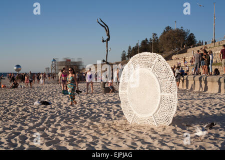 Kunstwerk auf dem Display auf die Veranstaltung 2015 Sculpture By the Sea. Cottesloe Beach, Perth, Westaustralien. Stockfoto