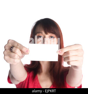 Schließen Sie sich Frau Holding leere weiße Grußkarte Stockfoto