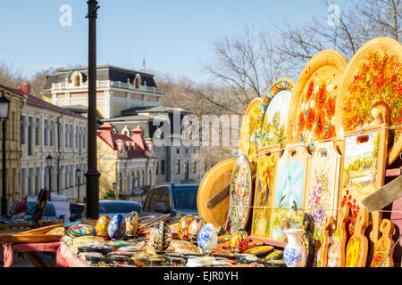 Lang Elite Bezirk in Kiew, Ukraine. Souvenir-Shop in der Straße. Stockfoto