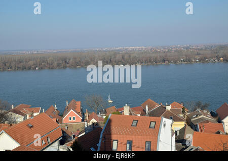 Der Blick auf Donau und Teil der Vorort Zemun, Belgrad. Stockfoto