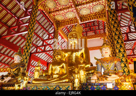 Thailand, Chiang Mai, Wat Suan Dok, Buddha-Statue in der Haupthalle Gebet Stockfoto