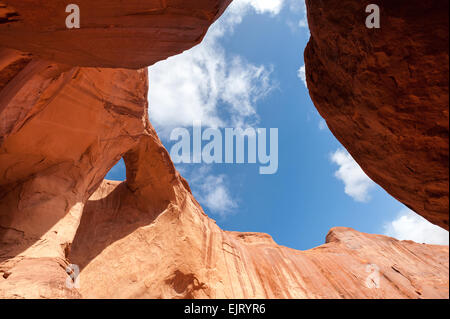 Hellen Sandstein-Felsformation im Monument Valley Navajo tribal Park, USA Stockfoto