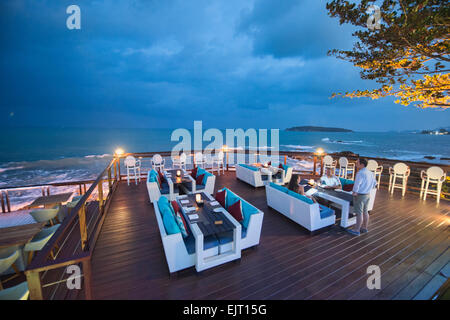 Romantisches Restaurant über dem Meer, Koh Samui, Thailand Stockfoto