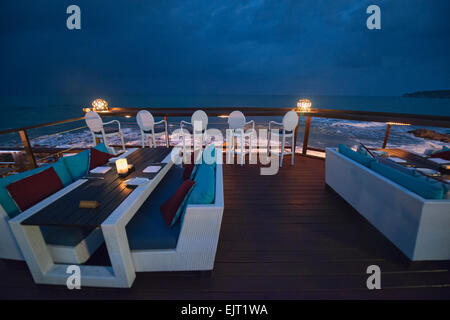 Romantisches Restaurant über dem Meer, Koh Samui, Thailand Stockfoto
