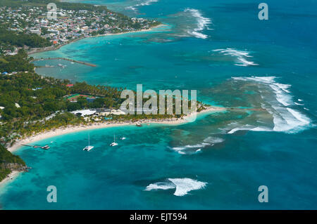 Frankreich. Guadeloupe, Saint Anne Stadt Strand Plage De La Caravelle mit Club Med Ressort Hotel (Luftbild) / / Guadeloupe, Ville Stockfoto