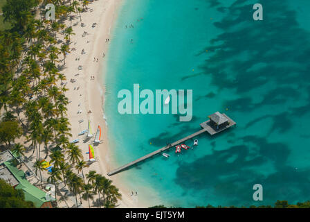 Frankreich. Guadeloupe, Saint Anne Stadt Strand Plage De La Caravelle mit Club Med Ressort Hotel (Luftbild) / / Guadeloupe, Ville Stockfoto