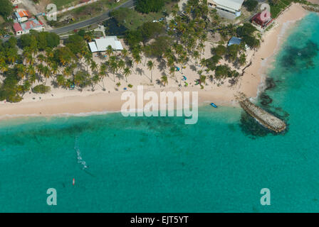 Frankreich. Guadeloupe, Insel Marie-Galante, Capesterre-de-Marie-Galante, Strand Plage De La Feuilliere (Luftbild) / / Guadeloup Stockfoto