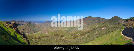 Gran Canaria, Blick über die Caldera de Tejeda, Teide auf Teneriffa und La Gomera sichtbar Stockfoto