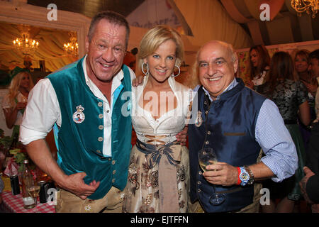 Tag 7 auf der 2014 Oktoberfest (Wiesn) mit: Hugo Bachmaier, Astrid Soell, Dr. Axel Munz (Angermaier Tracht) wo: München wenn: 27 Sep 2014 Stockfoto