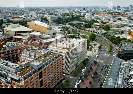 Blick vom DB-Tower in Richtung der Potsdamer Straße und Staatsbibliothek, neue Nationalgalerie, St.-Matthäus-Kirche, Berlin, Deutschland Stockfoto