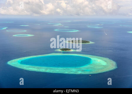 Kleine Malediven Inseln im Süd Male Atoll Stockfoto