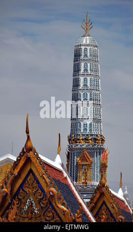 Grand Palace wurde als die letzte Ruhestätte des Smaragd-Buddha (Phra Kaeo) umgeben von der Residenz der Könige erbaut. Stockfoto