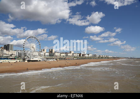 Herbsttag in Brighton blickt Kemp Town und dem Yachthafen von Palace Pier genannt jetzt Brighton Pier Stockfoto