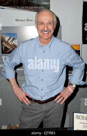 Burbank. 29. März 2015. Michael Gross besucht die "Monsterpalooza: The Art of Monsters Convention im Marriott Burbank Hotel & Convention Center am 29. März 2015 in Burbank. / picture Alliance/Picture Alliance © Dpa/Alamy Live-Nachrichten Stockfoto