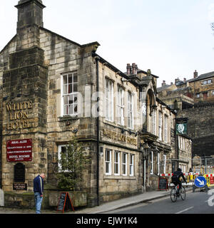 Hebden Bridge in England, Winter, 2010. White Lion Hotel. Stockfoto