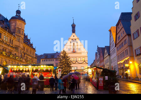 Weihnachtsmarkt, Rothenburg Ob der Tauber, Deutschland Stockfoto