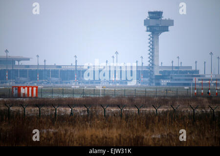 CA. Dezember 2014 - BERLIN: Impressionen aus der berüchtigten neuen Flughafen Berlin "BER Willy Brandt Flughafen", das ist immer noch ein h Stockfoto