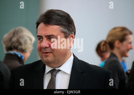 31. März 2015 - BERLIN: Deutsche Wirtschaftsminister und Vizekanzler Sigmar Gabriel auf ein Foto Opp vor einem Treffen der Germa Stockfoto