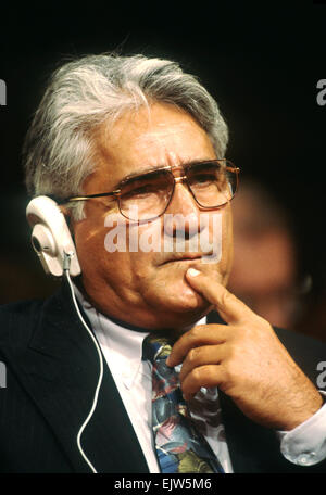 Nicaraguanischen Contra-Führer Eden Pastora bezeugt im Kongress 26. November 1996 in Washington, DC. Stockfoto