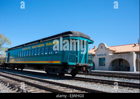 USA New Mexico NM den alten Santa Fe Railway Hof und Train Depot lachen Stockfoto