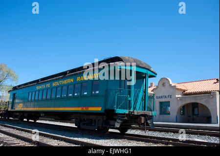 USA New Mexico NM den alten Santa Fe Railway Hof und Train Depot lachen Stockfoto