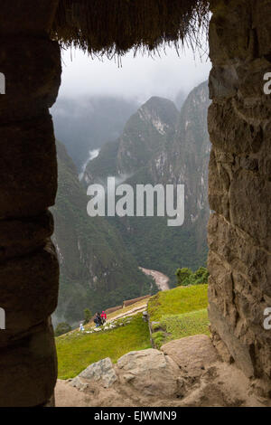 Peru, Machu Picchu.  Urubamba-Fluss von Wachhaus gesehen. Stockfoto