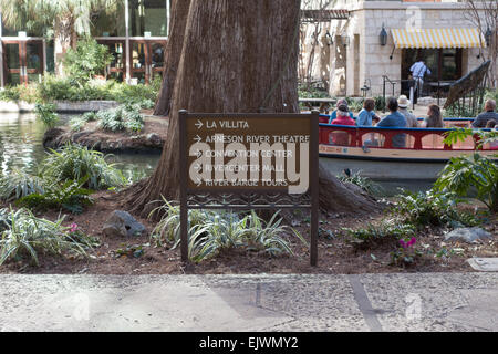 Der San Antonio River Walk ist ein Netzwerk von Gehwege entlang der Ufer des Flusses San Antonio, San Antonio, Texas, USA Stockfoto