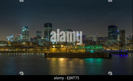 Montreal Downtown und Pont Jacques-Cartier von Pont De La Concorde, St.-Lorenz-Strom Stockfoto