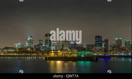 Montreal Downtown und Pont Jacques-Cartier von Pont De La Concorde, St.-Lorenz-Strom Stockfoto