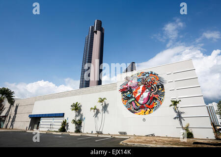 Honolulu, Hawaii, USA. 5. Oktober 2014. Das Wandbild und niedrig stehenden Gebäude wurden entfernt, der Weg für ein neues Gebäude. Stockfoto