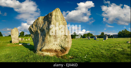 Avebury neolithischen Standing Stone Circle, UNESCO-Weltkulturerbe, Avebury, Wiltshire, England, Vereinigtes Königreich Stockfoto