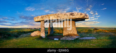 Lanyon quoit, megalithische Grabstätte Dolmen aus der Jungsteinzeit, etwa 4000 bis 3000 v. Chr., in der Nähe von morvah auf die penwith Halbinsel Stockfoto