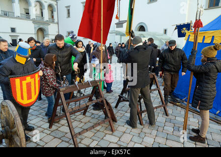 VILNIUS, Litauen - 14. Februar 2015: Messe und Festival sind die Beendigung des Winters und ein Tag der Unabhängigkeit gewidmet. Peop Stockfoto