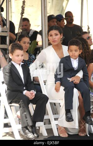 Los Angeles, Kalifornien, USA. 1. April 2015. 1. April 2015 - Los Angeles, Kalifornien, USA - PALOMA JIMENEZ und Kinder (Vin Diesel Frau) bei der Vin Diesel Hand & Footprint Zeremonie, Hollywood. Bildnachweis: Paul Fenton/ZUMA Draht/Alamy Live-Nachrichten Stockfoto