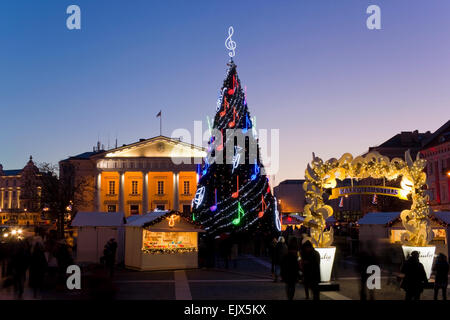 VILNIUS, Litauen - 26. Dezember 2014: Paulig Kaffee - Sponsor der Weihnachtsferien in den baltischen Staaten. Die Marke wurde gegründet Stockfoto